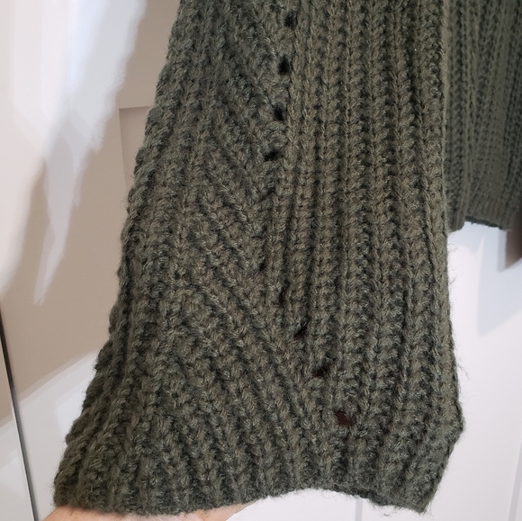 ARIANNA By Howard's Chunky Knit Olive Green Sweater Criss Cross Back Siz… - Picture 6 of 12